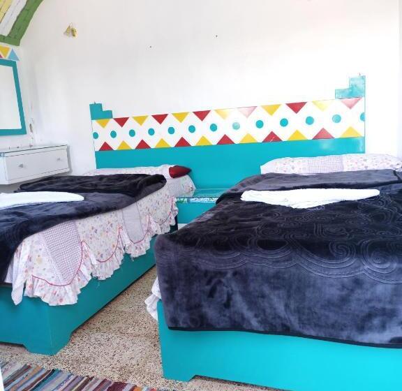 اتاق استاندارد با چشم‌انداز دریا, Baba Dool