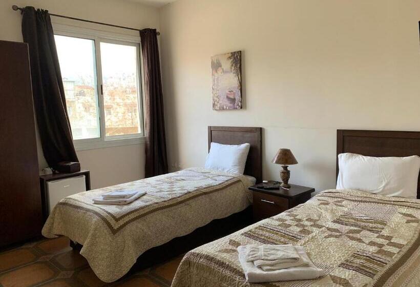 اتاق استاندارد سه نفره, Orient