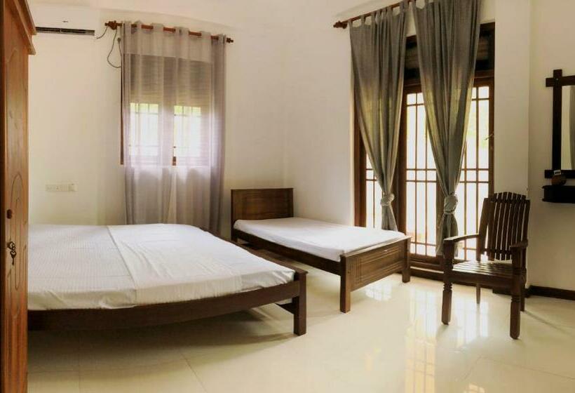 3 Bett Klassisches Zimmer, Sritaly Inn