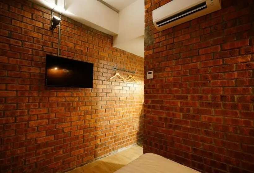 デラックスルーム, Brick Box
