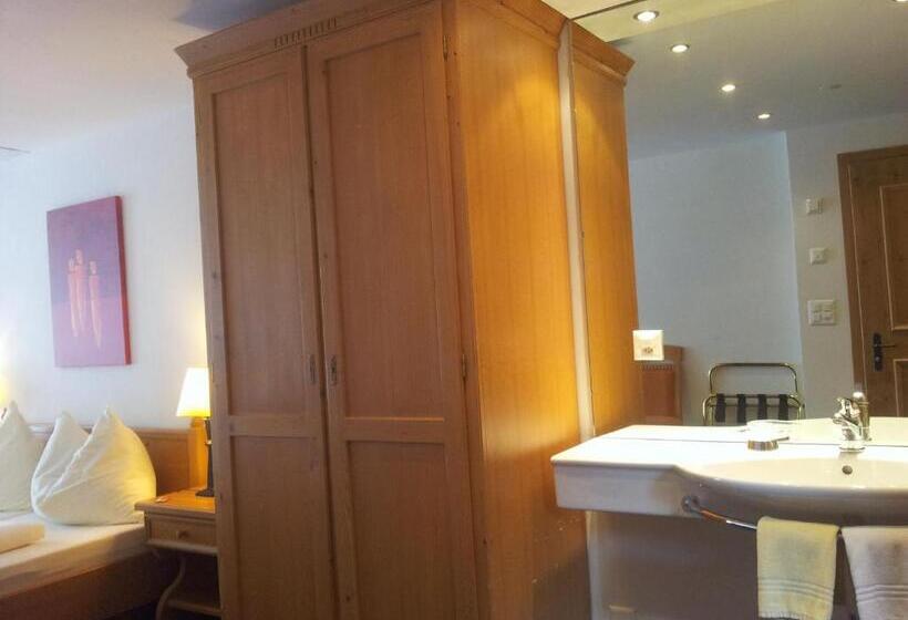 Quarto Superior, Dufour Chalet