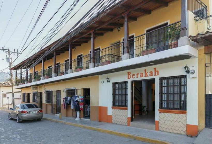 اتاق استاندارد, Berakah B&b  Central Park