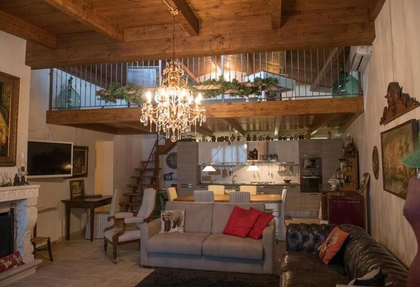 غرفة قياسية مع حمام خارجي, B&b Cenzina