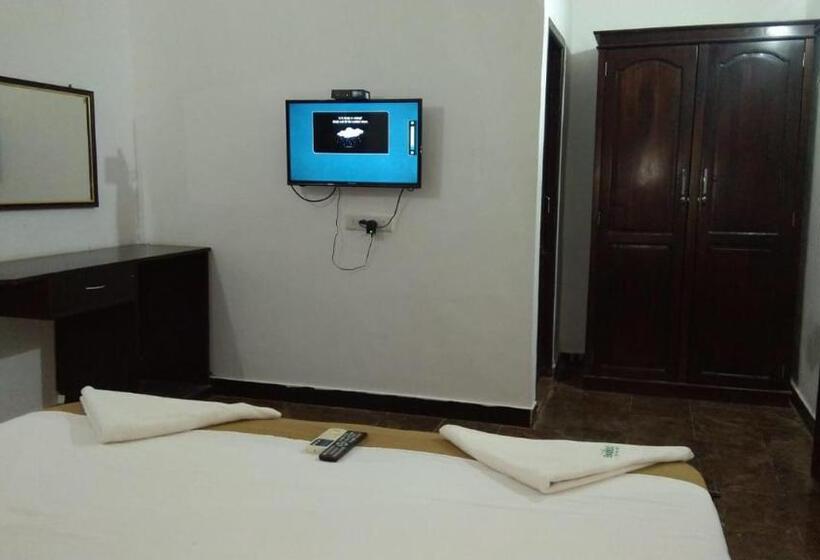 غرفة قياسية مزوَّدة بشُرفة, Esakki Highview Resort  Fivefalls