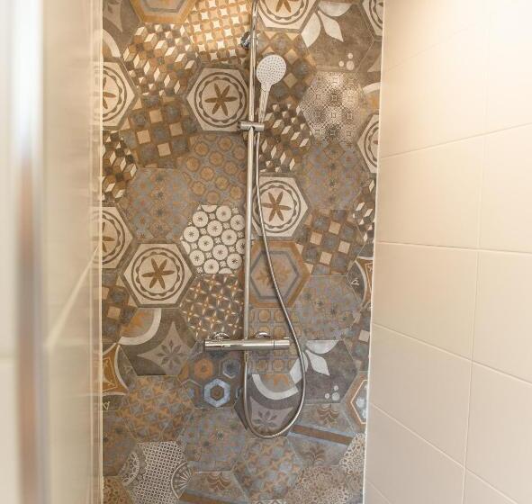 غرفة ديلوكس, Weiß