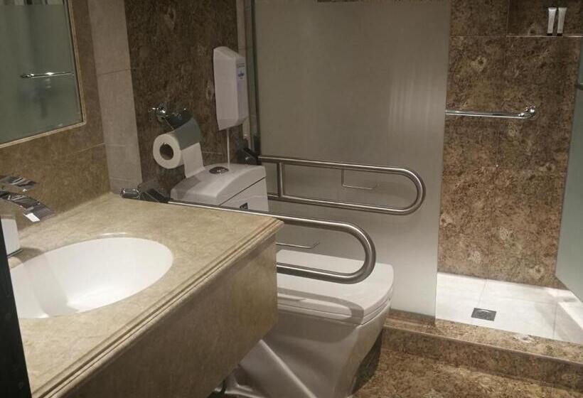 سوئیت رویال, نورمينا