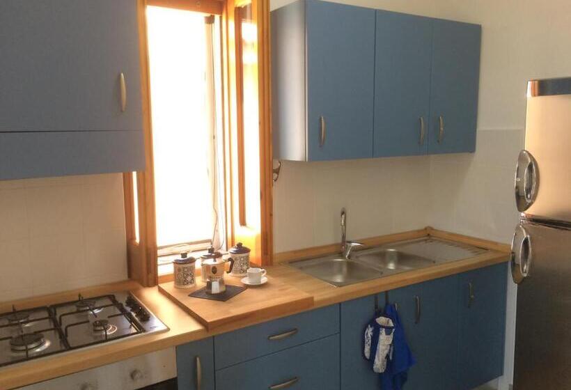 اتاق خانوادگی با چشم‌انداز دریا, 7quater B&b
