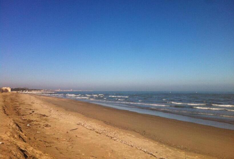 海景标准间带阳台, X