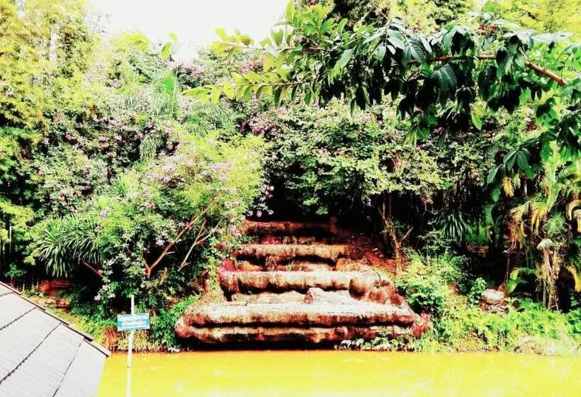 キャビン, Rayong Phurua Resort