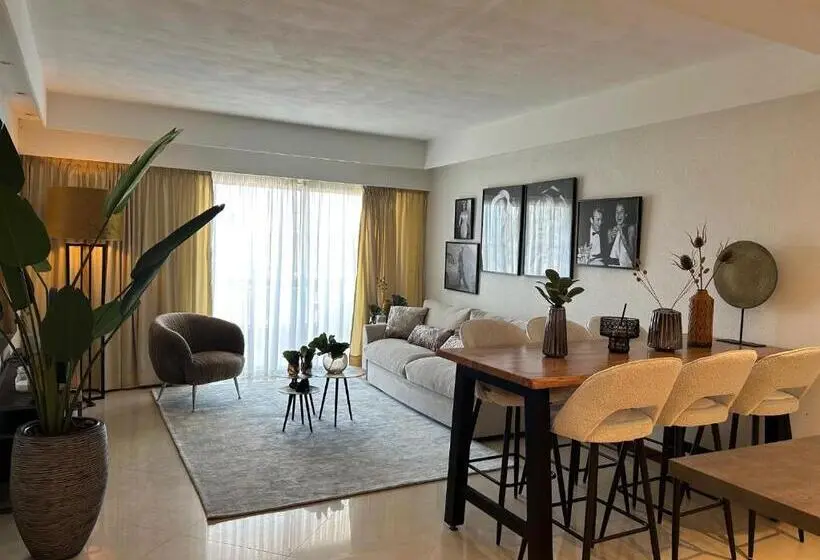 آپارتمان 1 خوابه, Riviera Beach