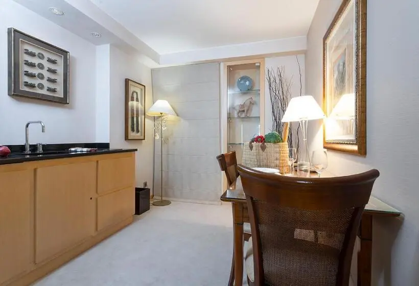 سوئیت با وان آب گرم, Suites Del Mar Fenals Apartments