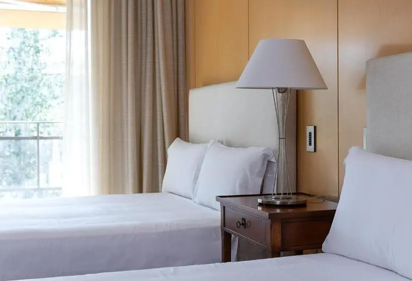 سوئیت با وان آب گرم, Suites Del Mar Fenals Apartments