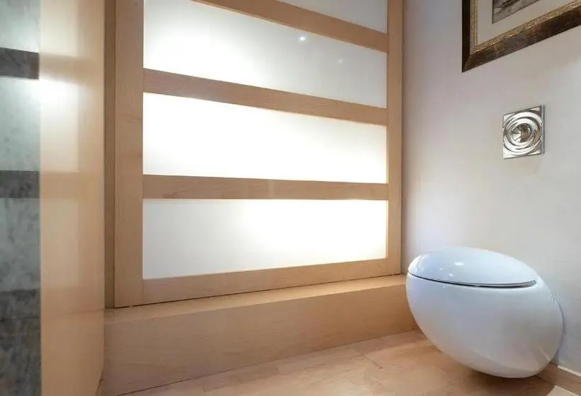 سوئیت با وان آب گرم, Suites Del Mar Fenals Apartments