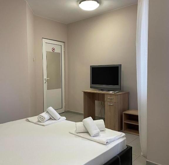 스탠다드 발코니 룸, Guest House Family