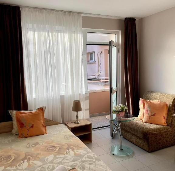 발코니 스탠다드 싱글 룸, Guest House Family