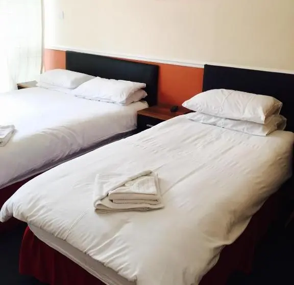 スタンダードトリプルルーム, Southend Guest House   Close To Beach, Train Station & Southend Airport
