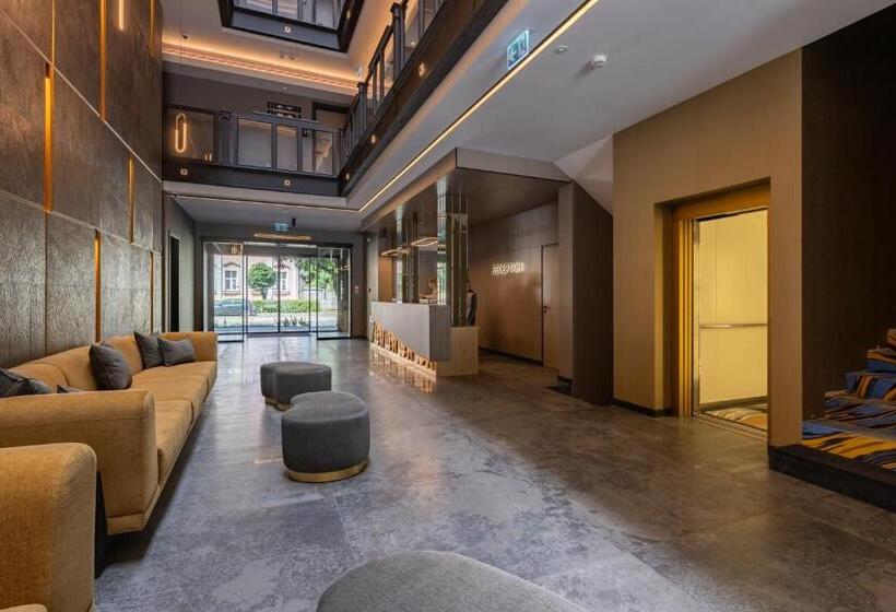 スタンダードルーム, Debrecen