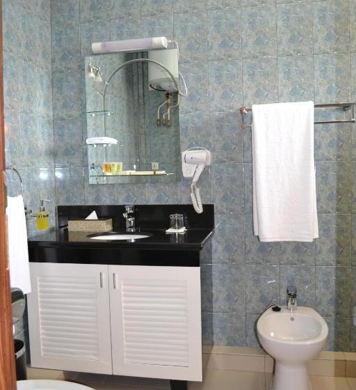 اتاق لوکس, Africa