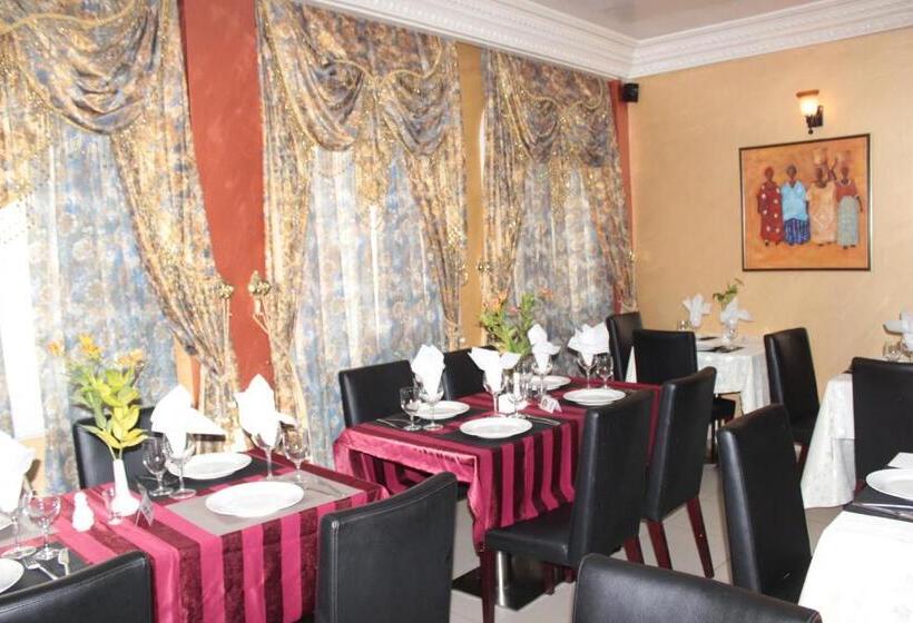 سوییت جونیور لوکس, Africa