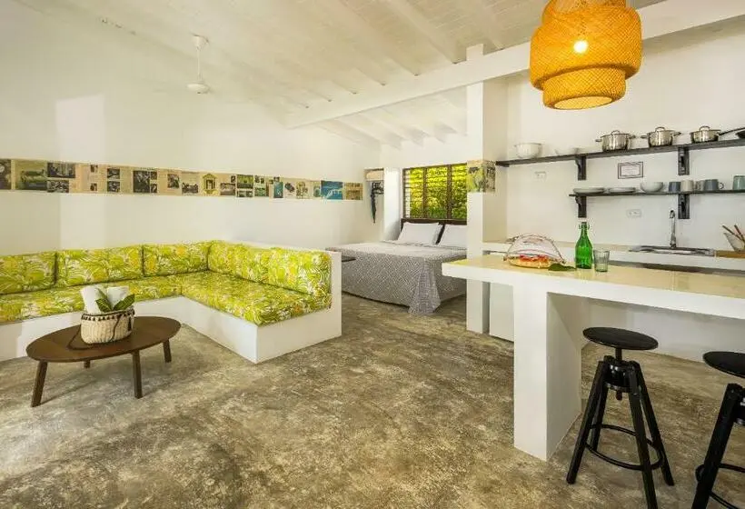 スーペリアスタジオ, El Encuentro Surf Lodge