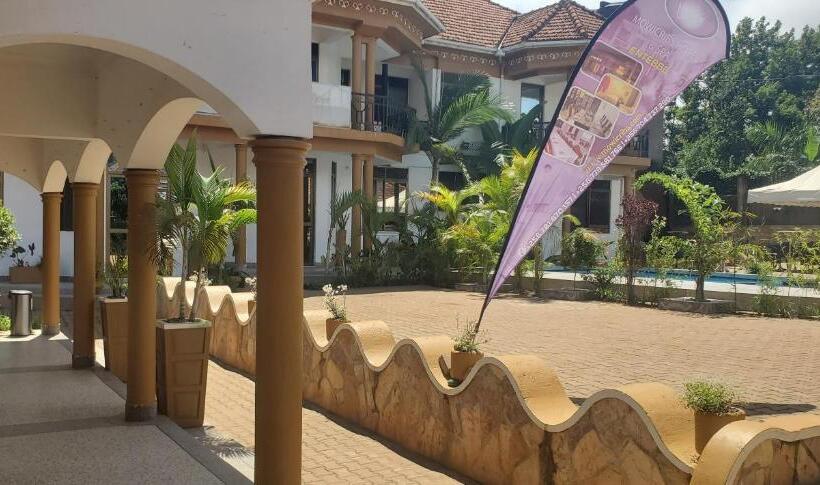 سوییت اجرایی, Mowicribs Hotel And Spa