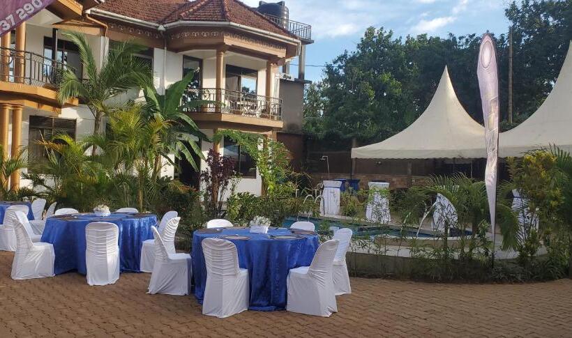 آپارتمان 1 خوابه با چشم‌انداز استخر, Mowicribs Hotel And Spa