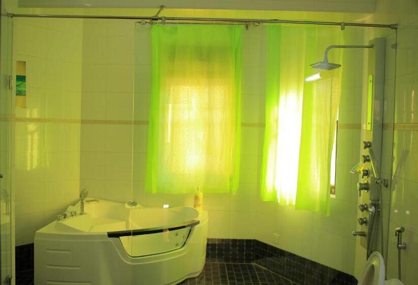 سوییت اجرایی, Mowicribs Hotel And Spa