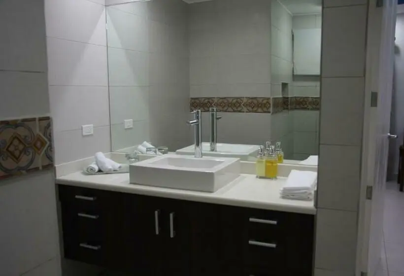 اتاق لوکس با تخت بزرگ, El Mirador Suites