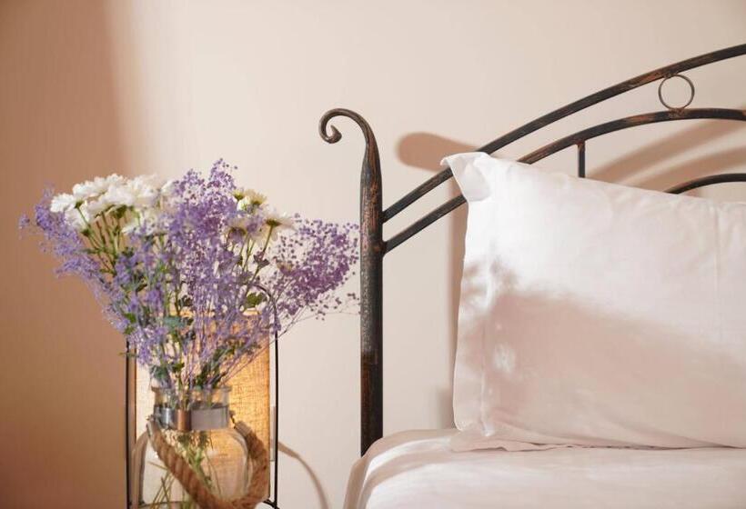 스탠다드 트리플 룸 가든 전망, Toon Armeni Guest House