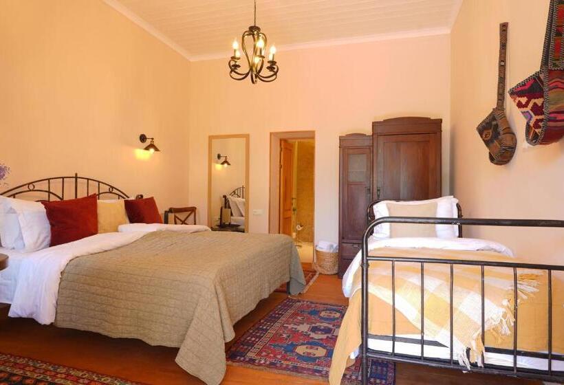 스탠다드 트리플 룸 가든 전망, Toon Armeni Guest House