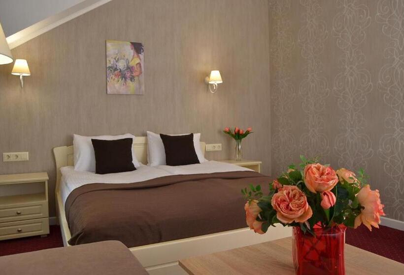 اتاق سوپریور, Ajur