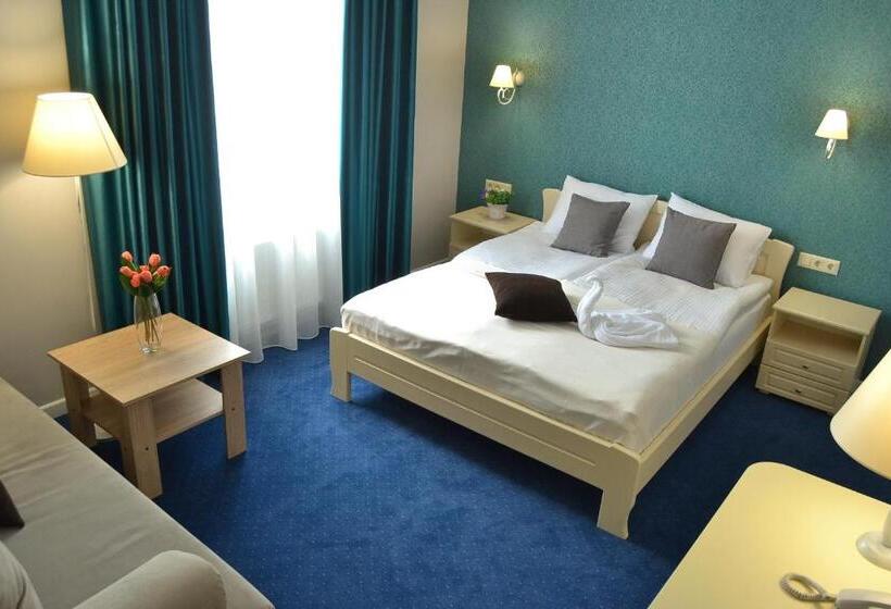 اتاق سوپریور, Ajur