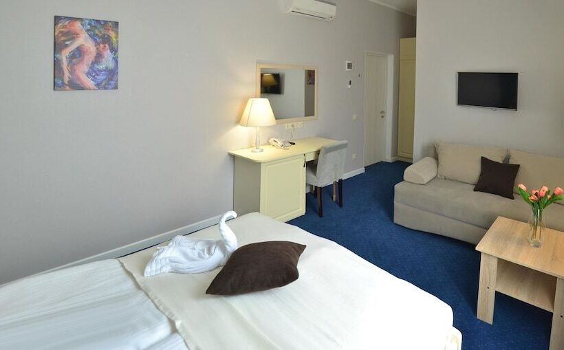 اتاق سوپریور, Ajur