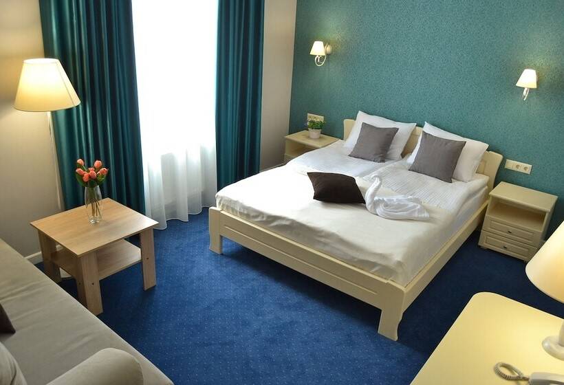 اتاق سوپریور, Ajur