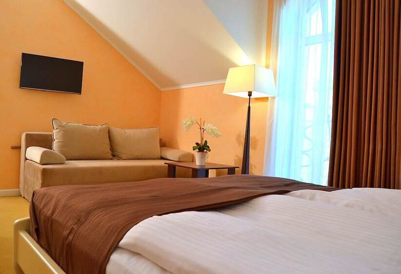 اتاق سوپریور, Ajur