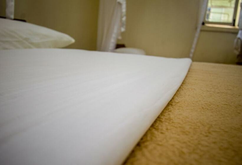 اتاق لوکس, Emirina Travel