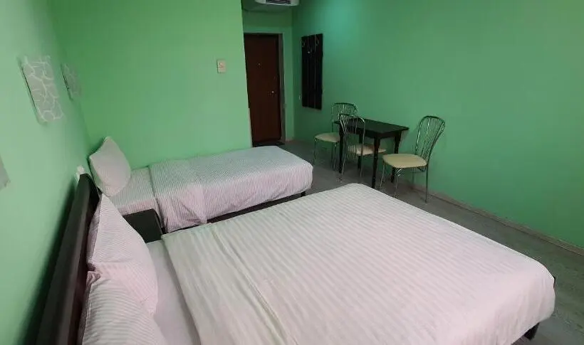 اتاق استاندارد سه نفره, Luxor Inn & Suites