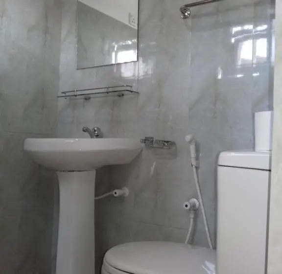 Deluxe Kolmen Hengen Huone, Tk Green Garden