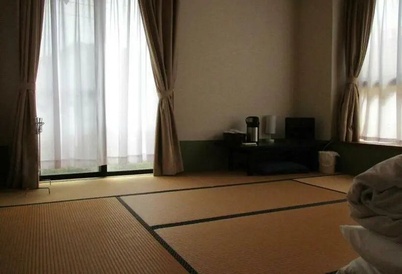 スタンダード４人部屋, Funayado Akitaya