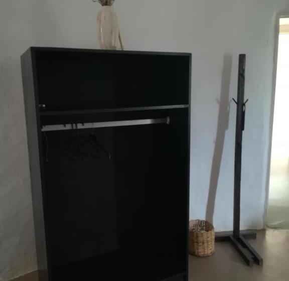 اتاق استاندارد, Three Bridges B&b