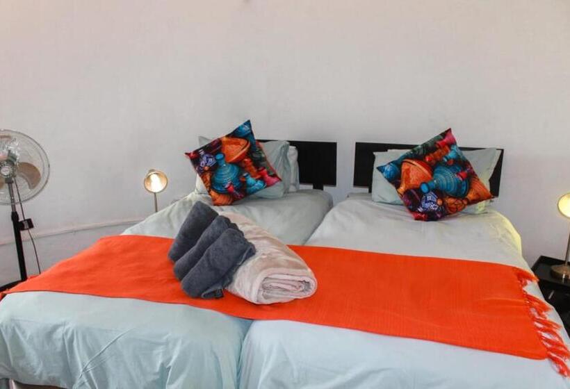 اتاق استاندارد, Three Bridges B&b