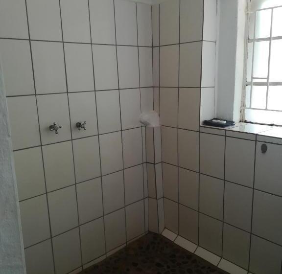 اتاق استاندارد با چشم‌انداز, Three Bridges B&b