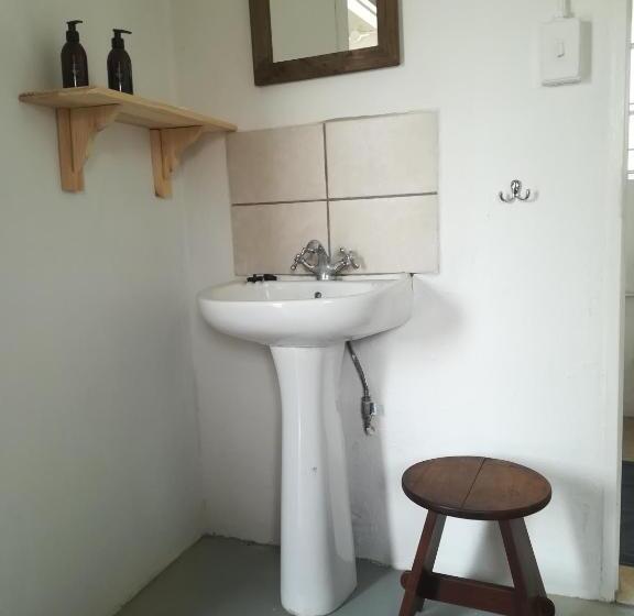 Standard Triple Room with Terrace, Three Bridges B&b