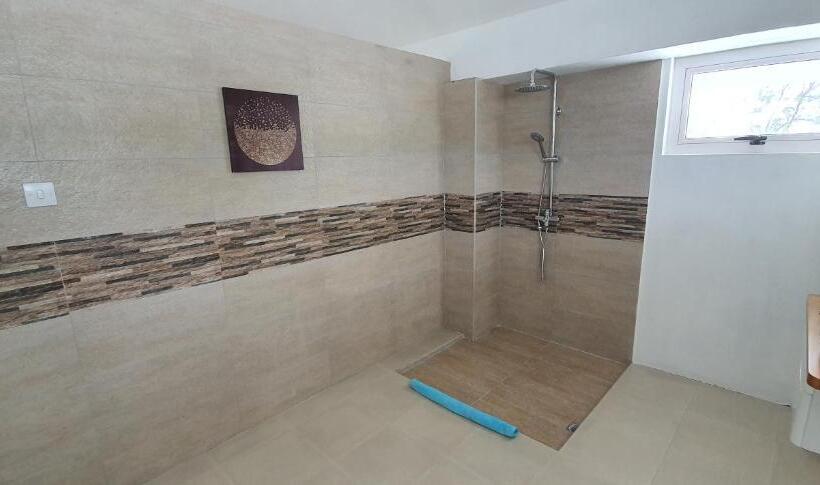 اتاق لوکس با چشم‌انداز دریا, Explora Prestige