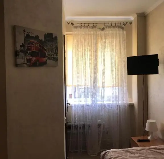 اتاق اکونومی, Hostel Iskra