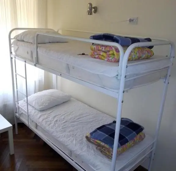 اتاق استاندارد چهار تخته, Hostel Iskra