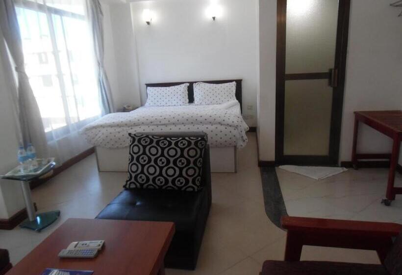 اتاق اکونومی, Florida Executive Inn