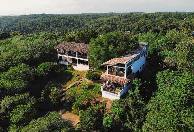 家庭海景房, Little Tamarind