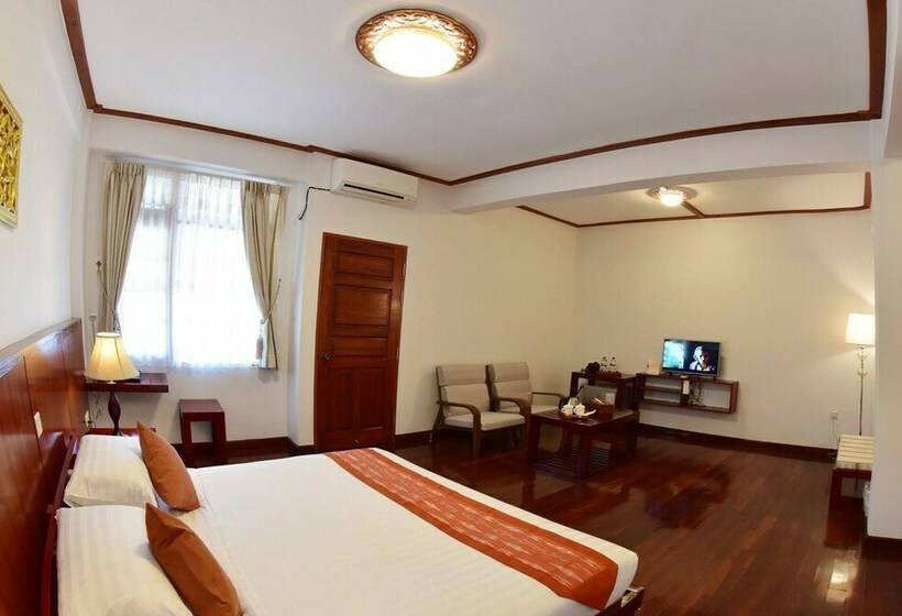 اتاق لوکس, Maineli