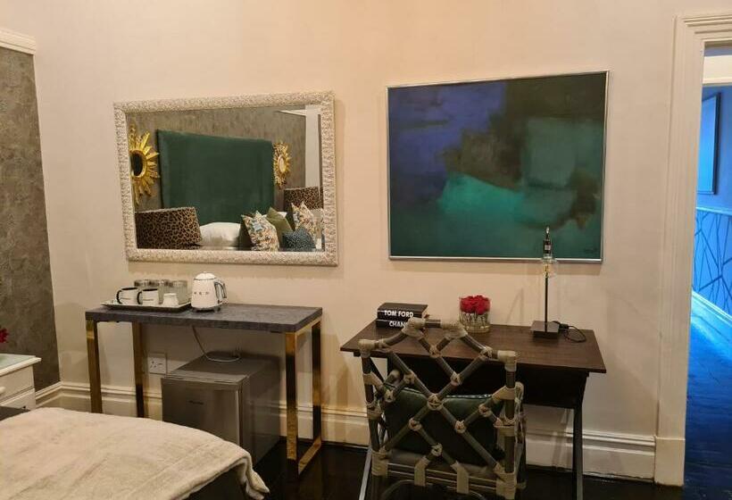 Люкс Deluxe Кровать Кинг, Smithgrove Guesthouse